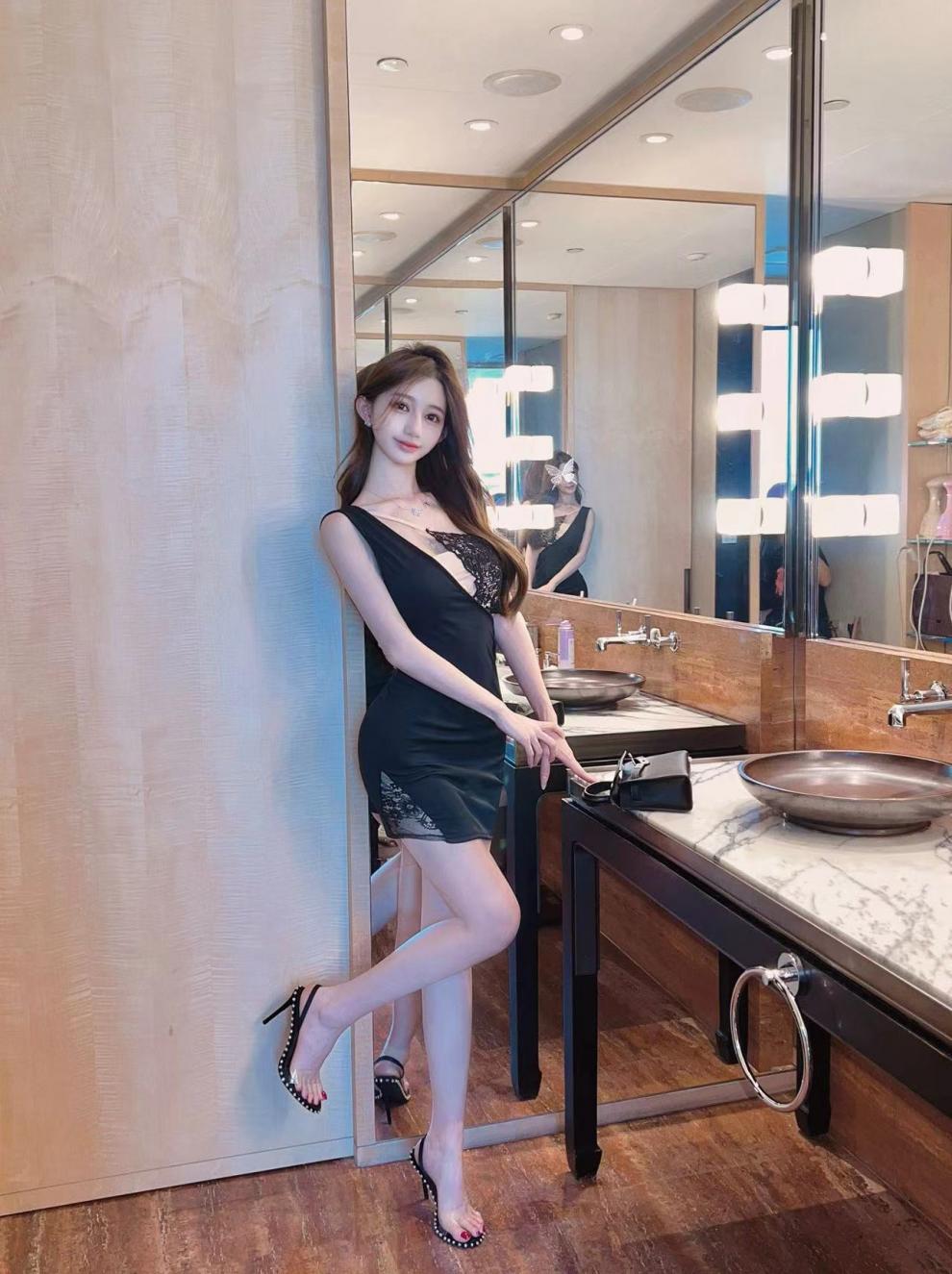 8742 Niche Design Lace Stitching Slim dress Women's Foreign Trade New Sexy Backless Night Dress - Cozy & Co. Market