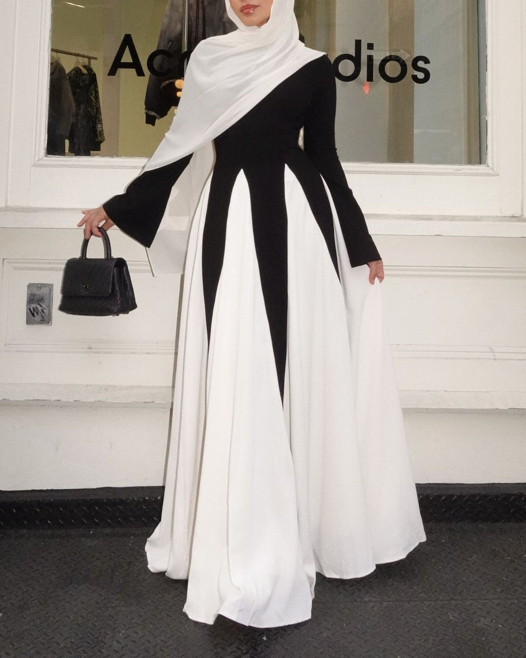 Europe and the United States cross-border women's 2025 spring new black and white stitching long elegant women's evening dress dress dress - Cozy & Co. Market