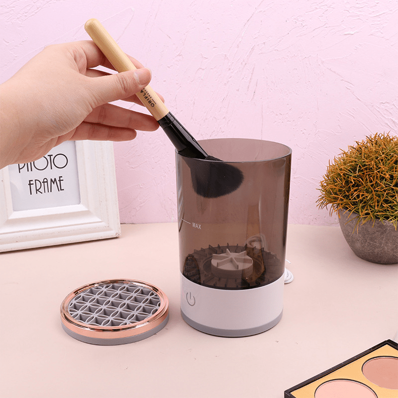 Makeup Brush Cleaner - Cozy & Co. Market