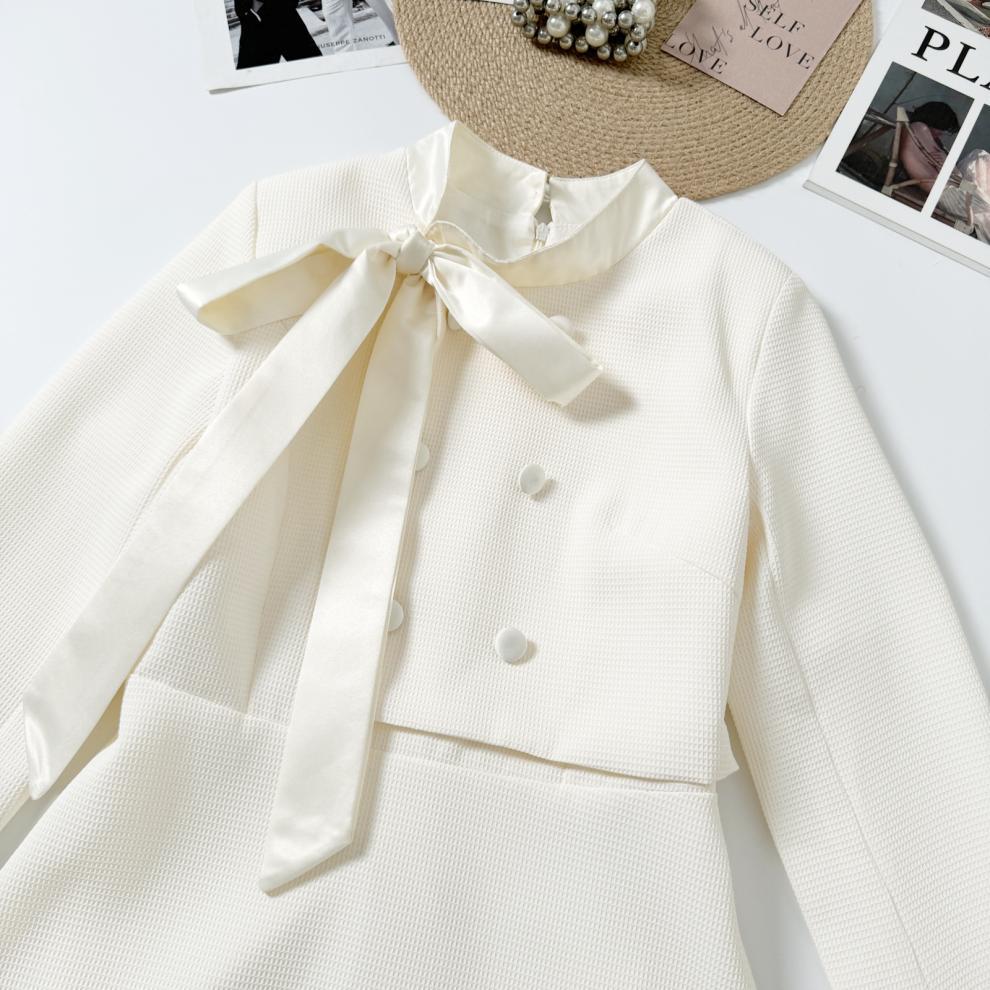 Rich Family Overseas Daughter suit Women's Autumn and Winter French Bow Gentle Elegant Chanel Style Coat Overskirt Two-Piece Set - Cozy & Co. Market