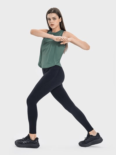 Round Neck Active Tank - Cozy & Co. Market