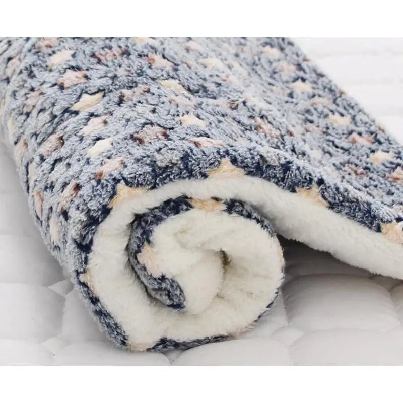 Soft Fleece Pet Sleeping Mat — Washable Dog & Cat Bed Blanket - Cozy & Co. Market