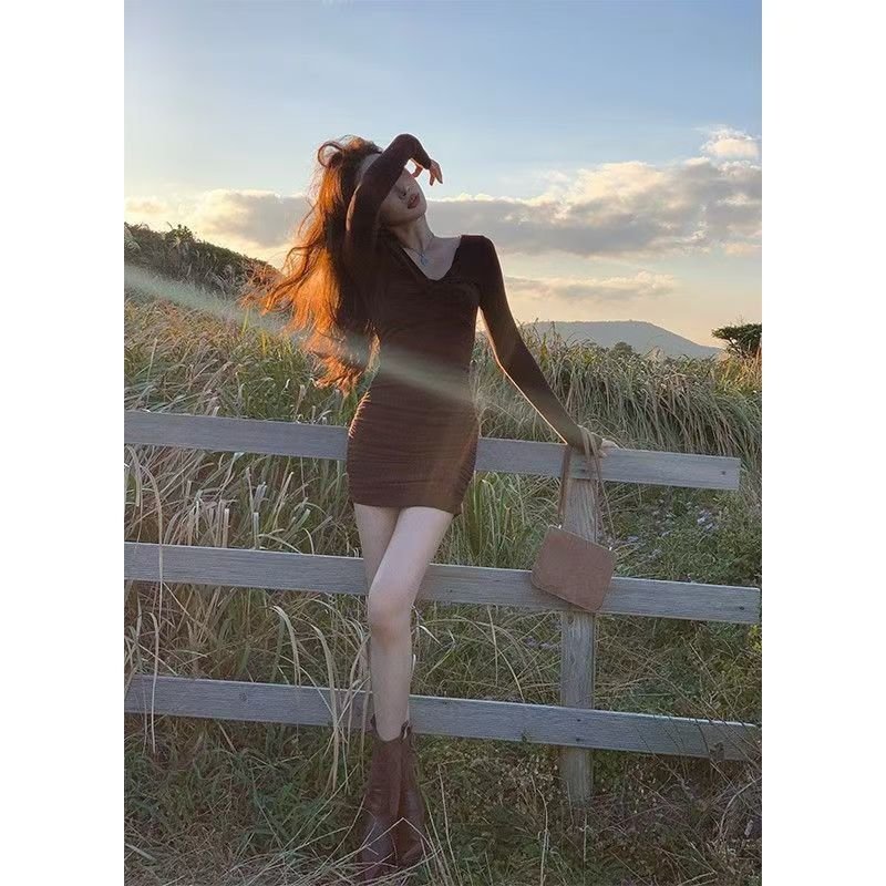 V-neck dress Women's Autumn and Winter New High-end Pleated Hot Girl's Hip Skirt Short Slim-fit Slimming Short Skirt - Cozy & Co. Market