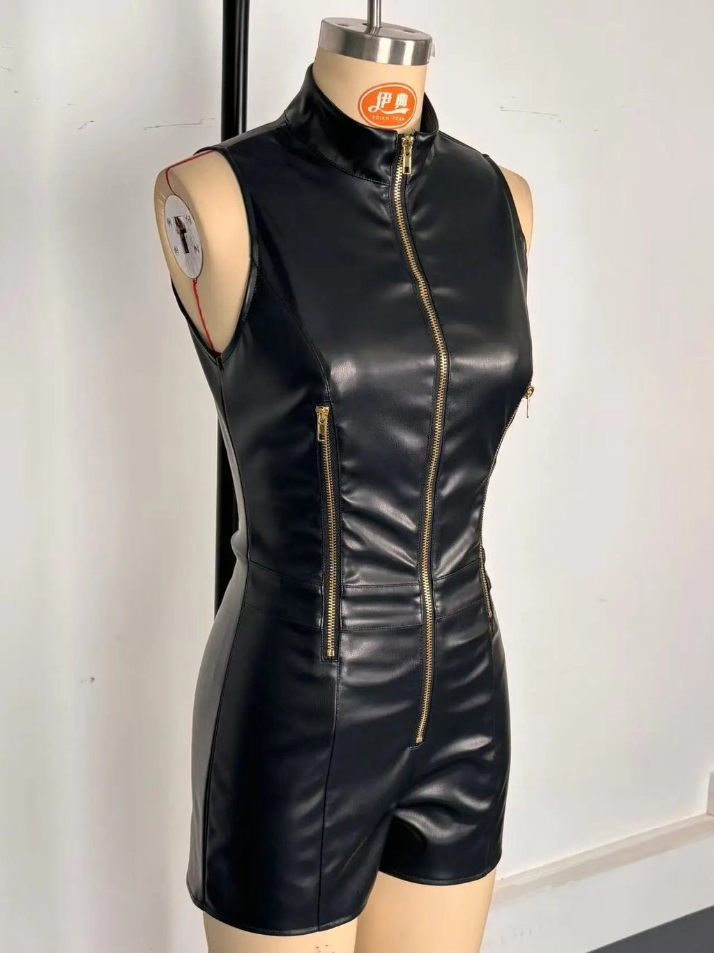 W0533-spring Summer 2026 Fashion Women Ladies Clothing Zipper Sleeveless Sexy Slim Fit Black Jumpsuit Shorts Street Wear - Cozy & Co. Market