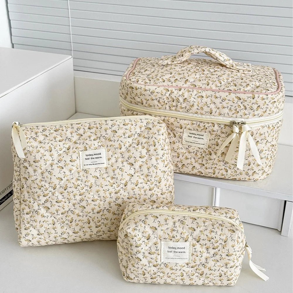 Wholesale Vintage Women Floral Print Cosmetic Pouch Handbag Travel Orgainzer Make Up Storage Bag Large Capacity Quilted Bag - Cozy & Co. Market