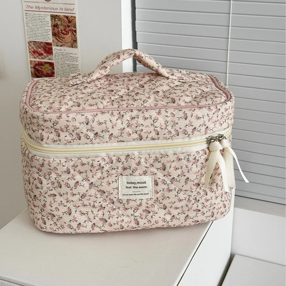 Wholesale Vintage Women Floral Print Cosmetic Pouch Handbag Travel Orgainzer Make Up Storage Bag Large Capacity Quilted Bag - Cozy & Co. Market