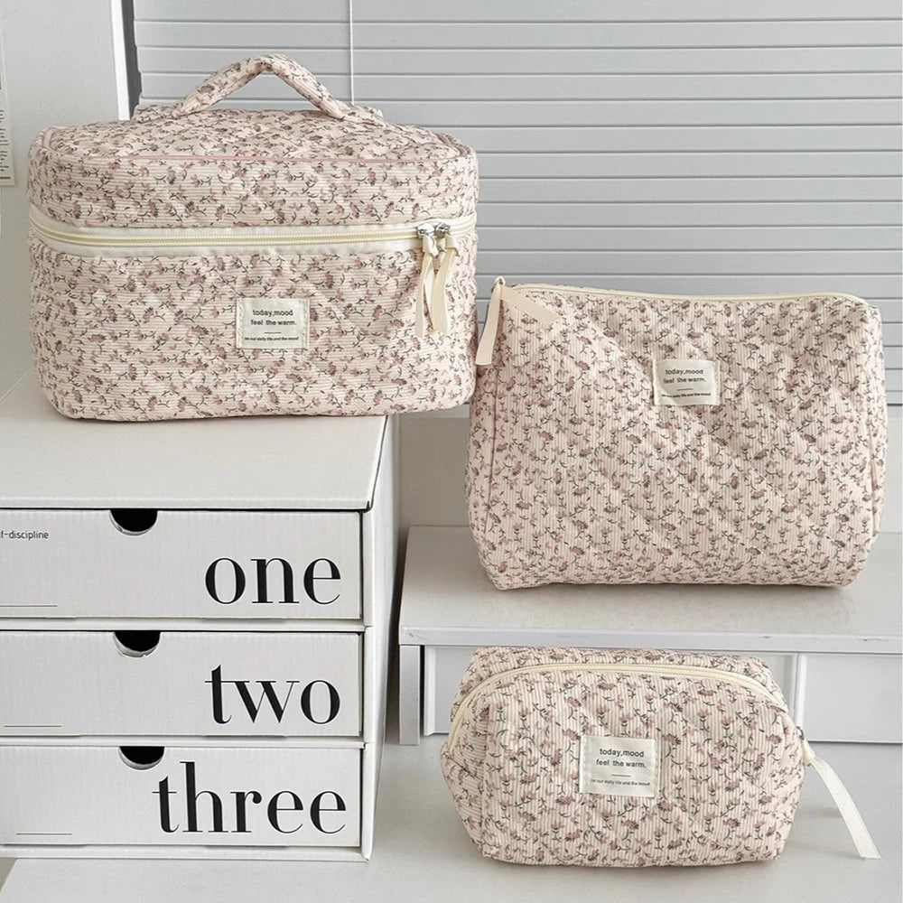 Wholesale Vintage Women Floral Print Cosmetic Pouch Handbag Travel Orgainzer Make Up Storage Bag Large Capacity Quilted Bag - Cozy & Co. Market